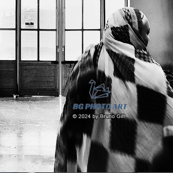 GEOMETRY ON  WAITING ROOM