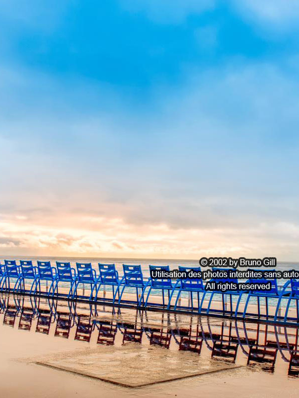 SUNRISE CHAISES BLEUES